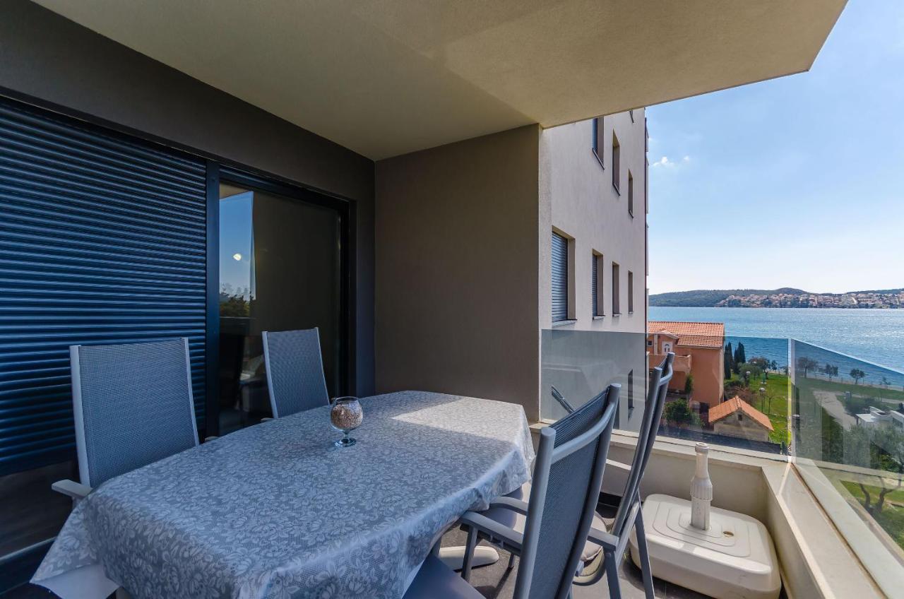 Apartment Rozalia Трогир Экстерьер фото
